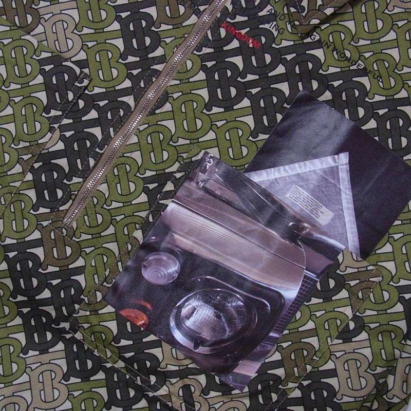 バーバリー ロンドン 4560514 TBロゴ総柄 カモフラ ハーフジップ 半袖 シャツ 買取実績 画像