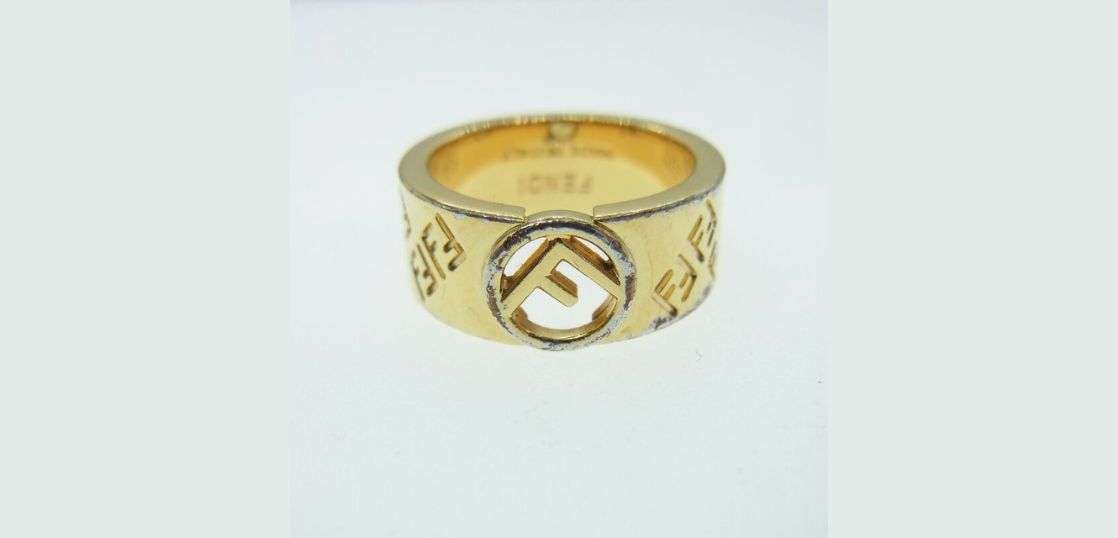 フェンディ FENDI IS FENDI FFロゴ リング ゴールド系 買取実績