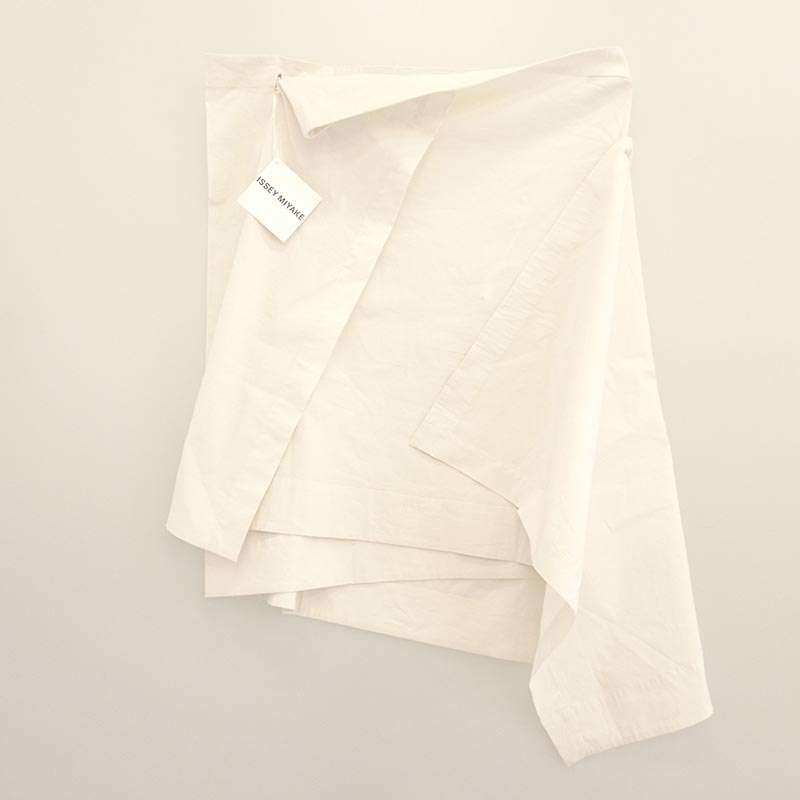 イッセイミヤケ IM53FJ034 COLLAPSING SCULPTURE ストレッチ 変形 スカート 買取実績 画像