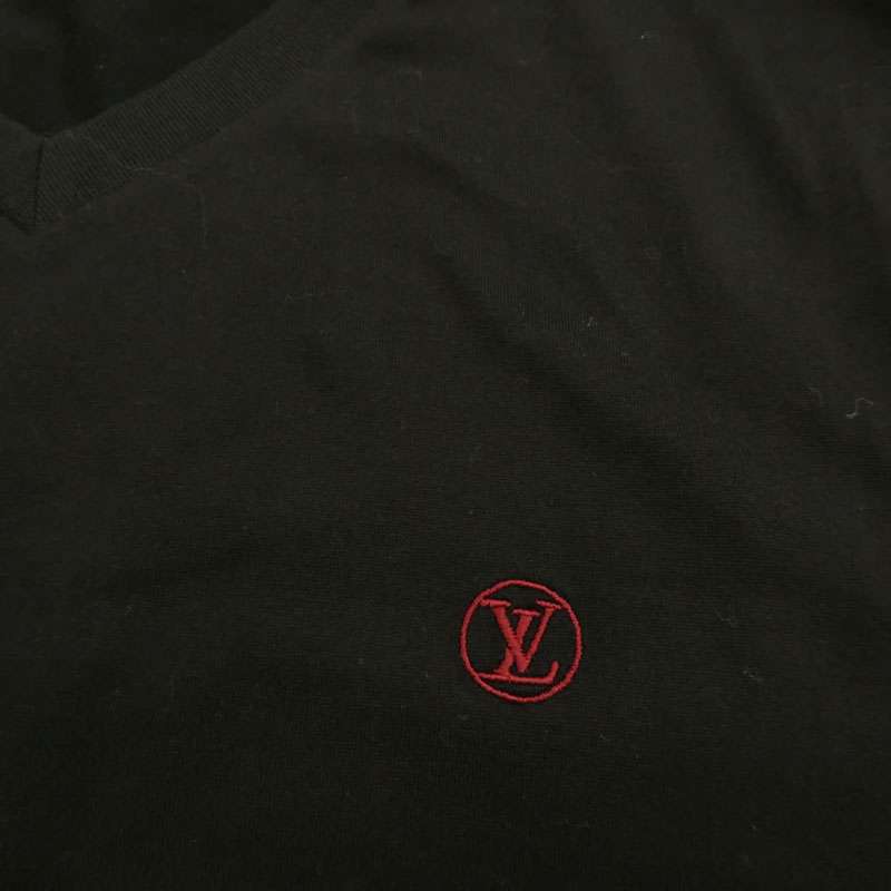 ルイヴィトン ワンポイント ロゴ Vネック 半袖 Tシャツ 買取実績 画像