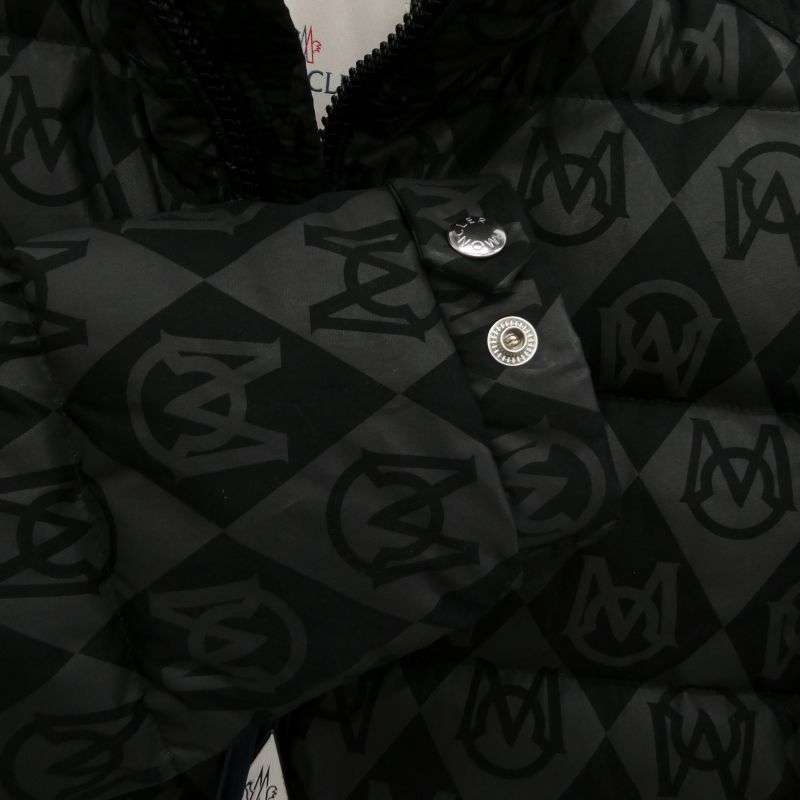 モンクレール 23AW I20911A00023 BOURNE 総柄 ロゴワッペン ダウン ジャケット 買取実績 画像