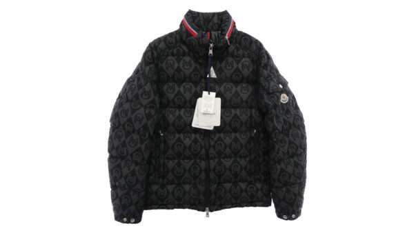 モンクレール 23AW I20911A00023 BOURNE 総柄 ロゴワッペン ダウン ジャケット 買取実績