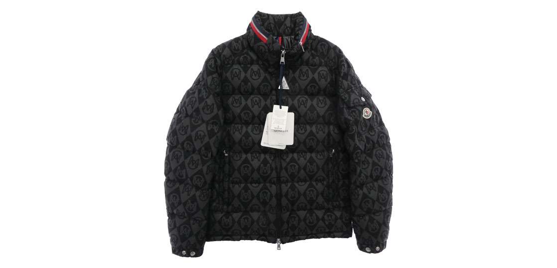 モンクレール 23AW I20911A00023 BOURNE 総柄 ロゴワッペン ダウン ジャケット 買取実績
