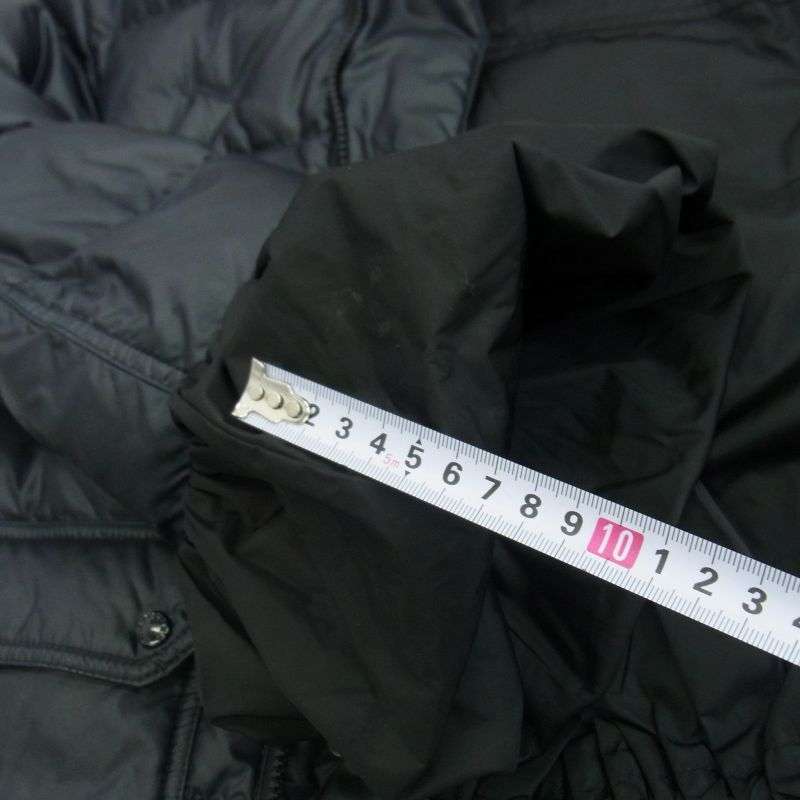 モンクレール × SACAI サカイ SERI フリルデザイン フーデッド ダウンジャケット 買取実績 画像