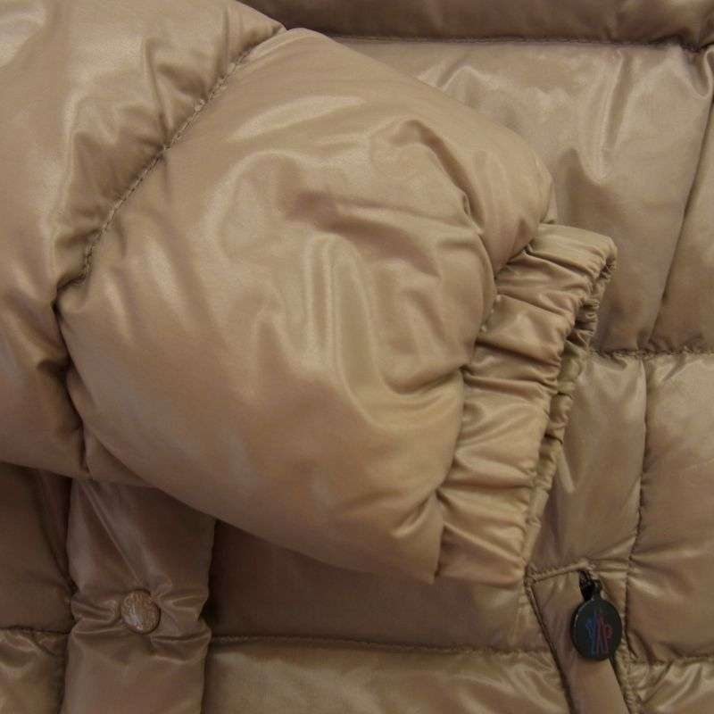 モンクレール Z7HJ097 スープリームスタグ ビッグロゴワッペン ショート ダウンジャケット 買取実績 画像