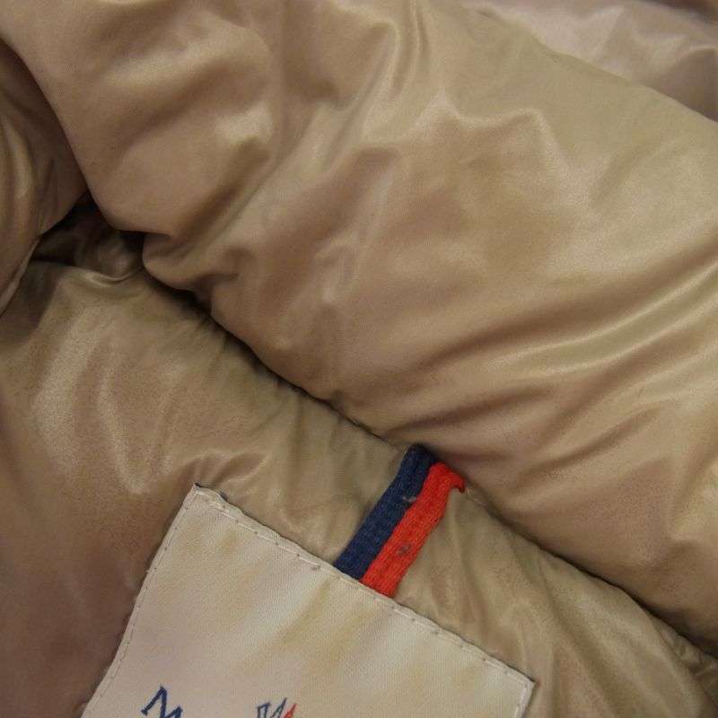 モンクレール Z7HJ097 スープリームスタグ ビッグロゴワッペン ショート ダウンジャケット 買取実績 画像