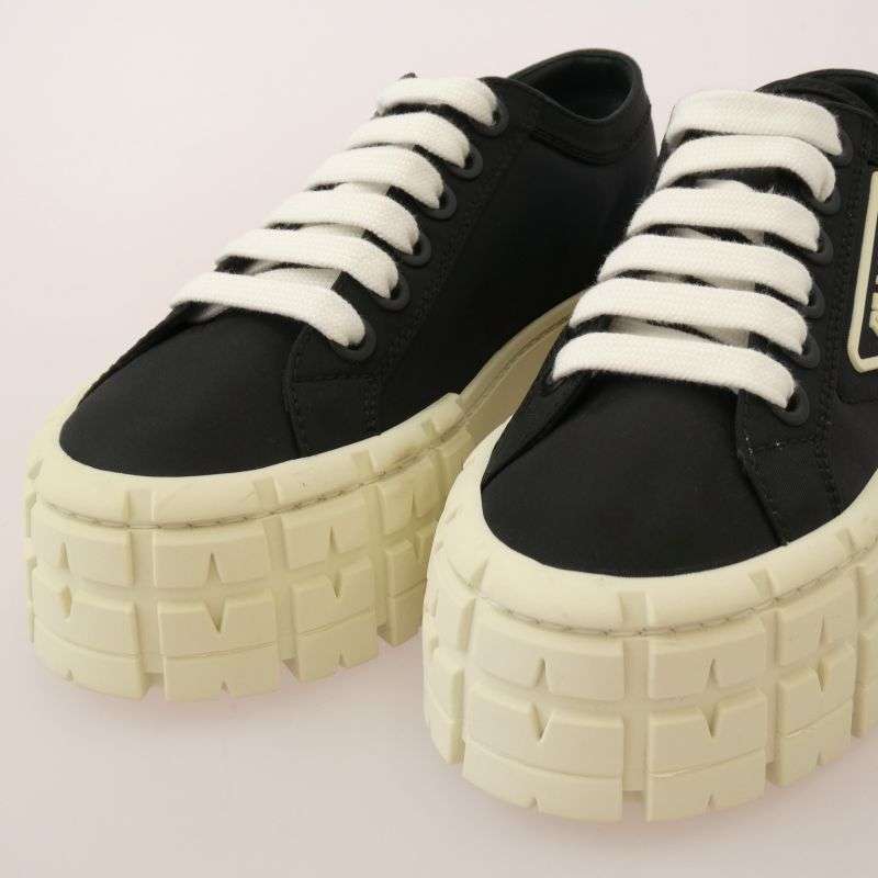 プラダ 260 Re-Nylon リナイロン ダブルホイール ナイロンギャバジン スニーカー 買取実績 画像