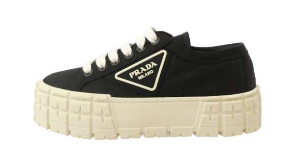 プラダ 260 Re-Nylon リナイロン ダブルホイール ナイロンギャバジン スニーカー 買取実績