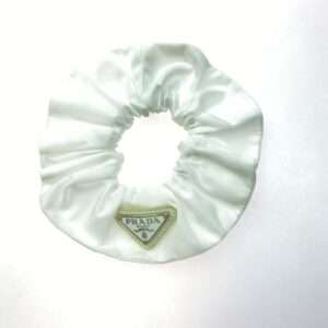 プラダ Re-Nylon トライアングルロゴプレート シュシュ ヘアアクセサリー 買取実績