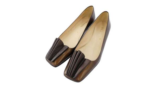 プラダ スクエアトゥ レザー パンプス 買取実績