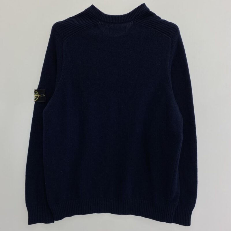 STONE ISLAND ストーンアイランド 7115552A3 ロゴワッペン クルーネックニット ネイビー系の買取実績画像1