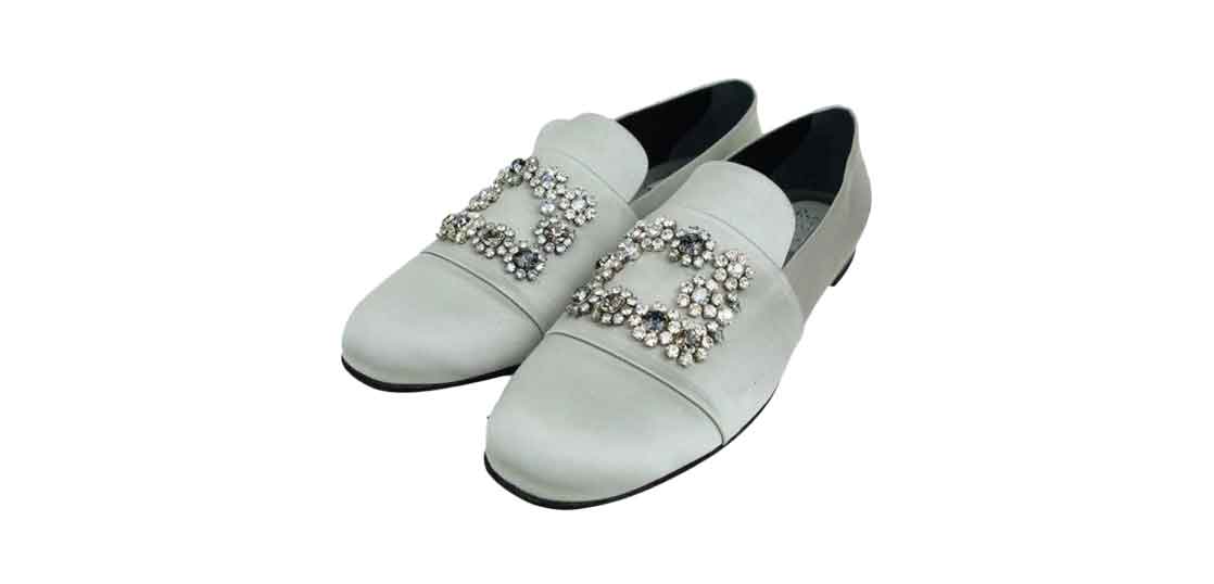 ロジェヴィヴィエ クリスタルビジュー バックル サテン フラット オペラ シューズ グレー系 買取実績