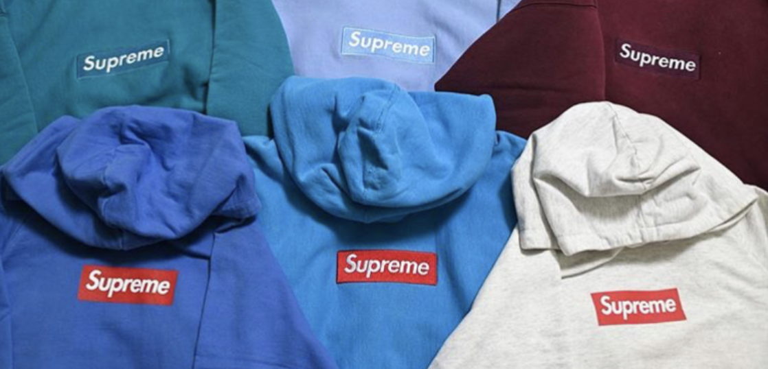 supreme パーカー　ステッカー追加