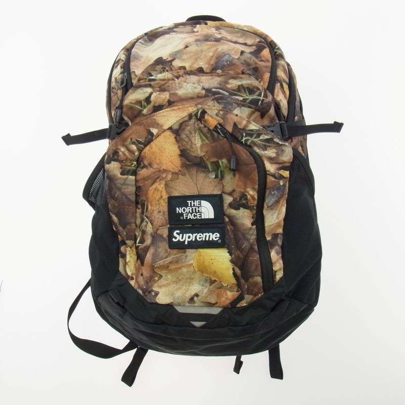 シュプリーム 16AW NF00CLG6 × THE NORTH FACE ザノースフェイス Pocono Backpack 枯葉総柄 バックパック 買取実績 画像