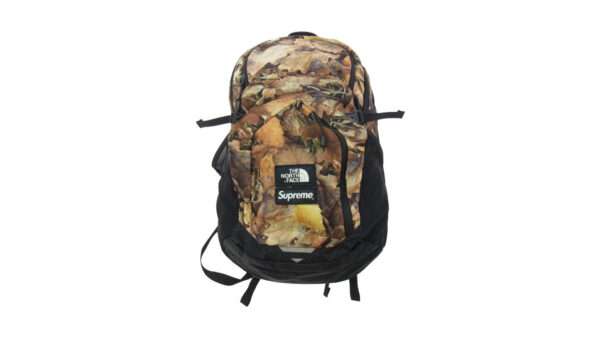 シュプリーム × THE NORTH FACE ザノースフェイス 16AW NF00CLG6 Pocono Backpack 買取実績