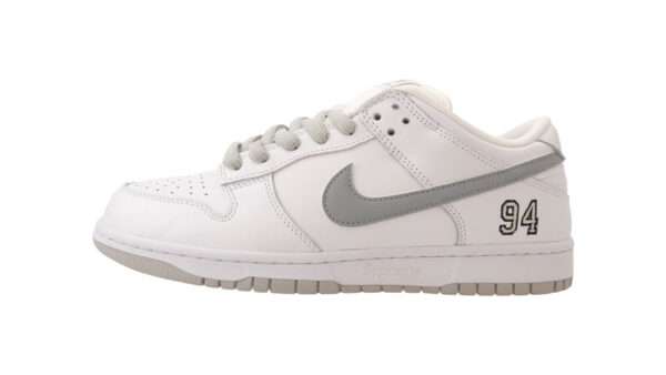 シュプリーム × Nike SB 25AW HQ8487-100 Dunk Low WhiteMetallic Silver【フェイクバスターズ鑑定済】 買取実績