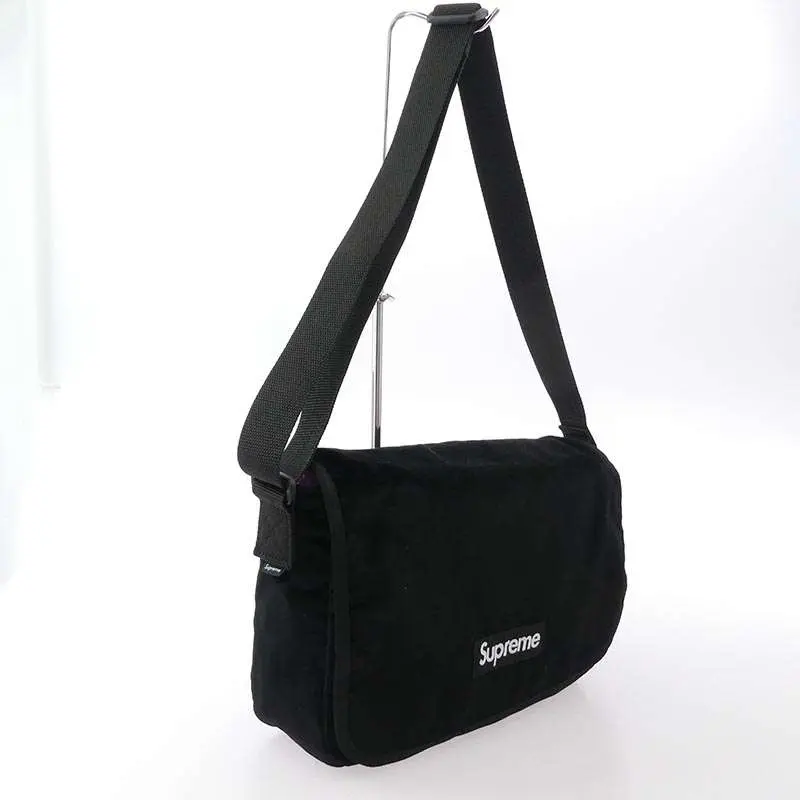 シュプリーム 25AW Velvet Small Messenger Bag 買取実績