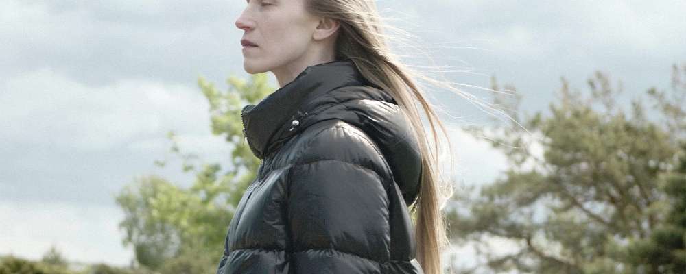 ヘルノ　ダウン着用画像