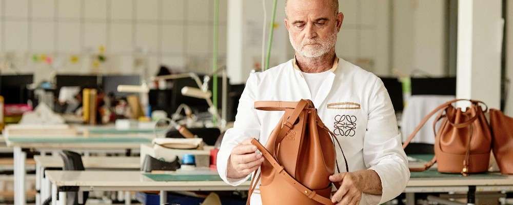 ロエベ 職人作業画像