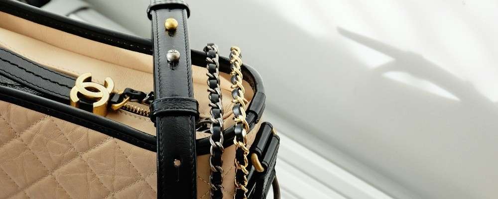 ブラウン&ブラックレザースリングバッグの画像