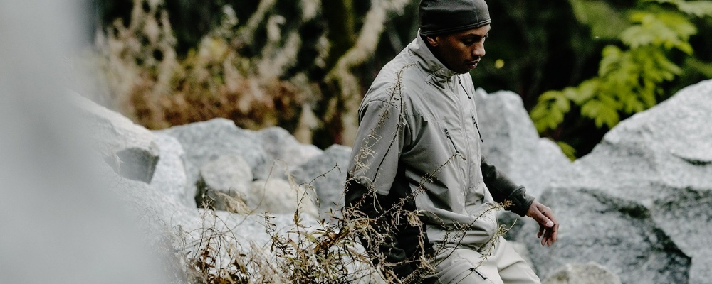 ティラックのジャケット(カーキ)着用画像