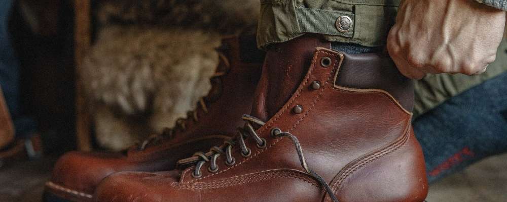 ホワイツブーツを履いている画像