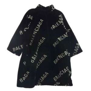 バレンシアガ 19AW 583846 TGQ02 ロゴ総柄 ボア 内キルティング 中綿 コート 買取実績