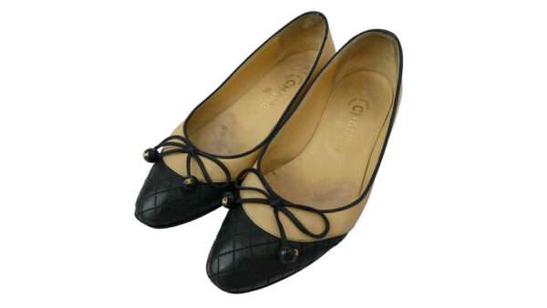 シャネル イタリア製 バイカラー ココマーク リボン バレエ フラット シューズ パンプス 買取実績