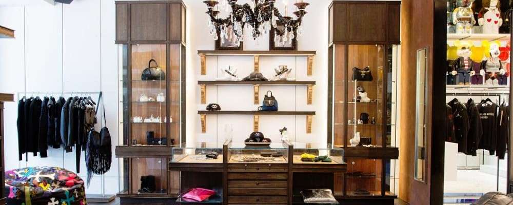 クロムハーツ店舗内観画像