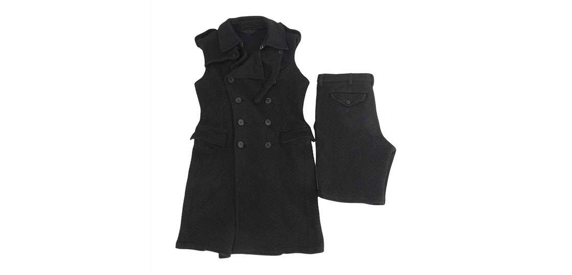 『2回着用のみ美品』ノースリーブジャケット❣️ボリュームフリル 黒 アシンメトリー fur fur. フリル付きノースリーブチュニック アシンメトリー