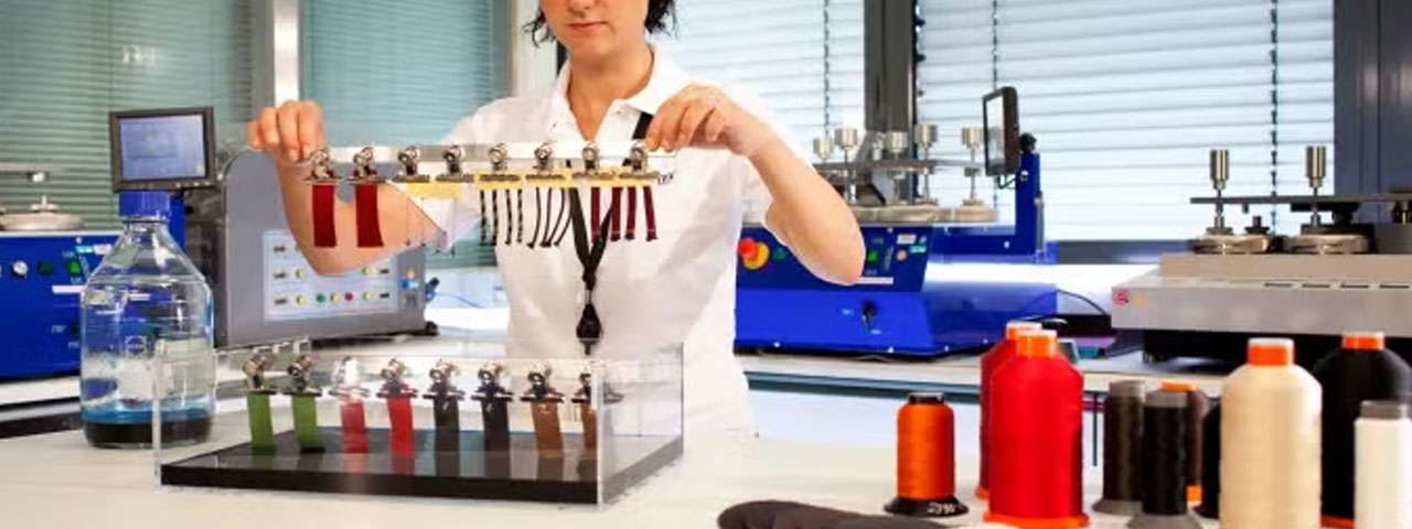 ゴアテックス　ゴアテックスの基本構造と機能　画像