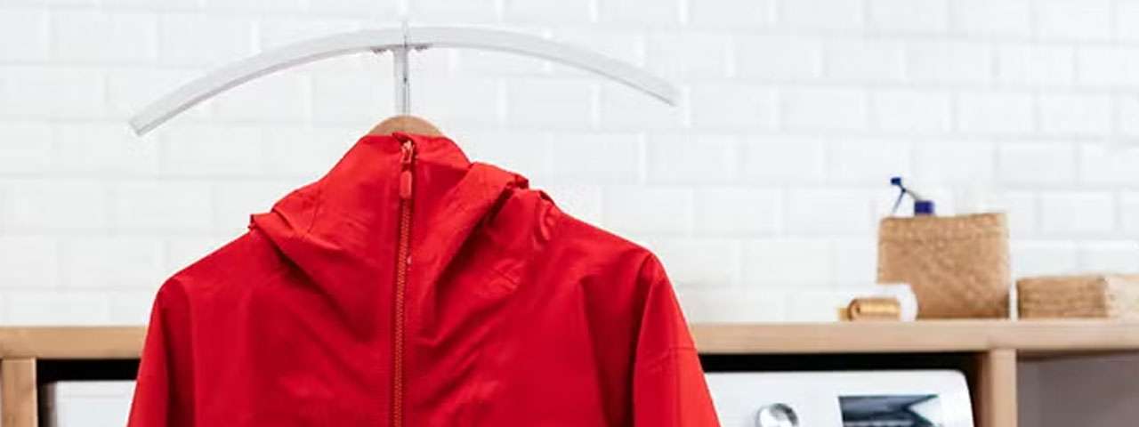 ゴアテックスとは
基本は日陰での吊り干し　画像