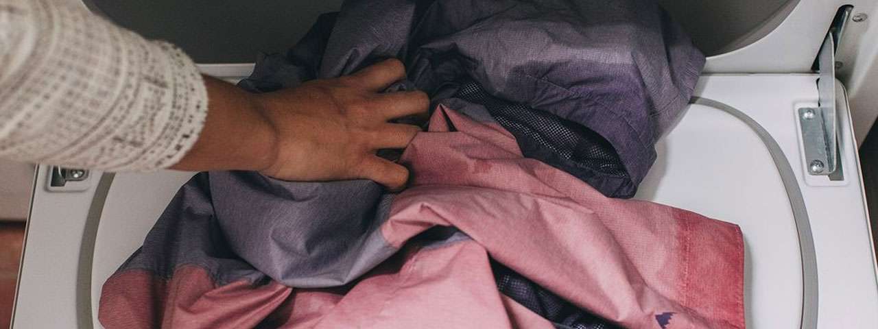 ゴアテックスとは
撥水性復活のための熱処理方法方法　①：乾燥機で温風20分　画像