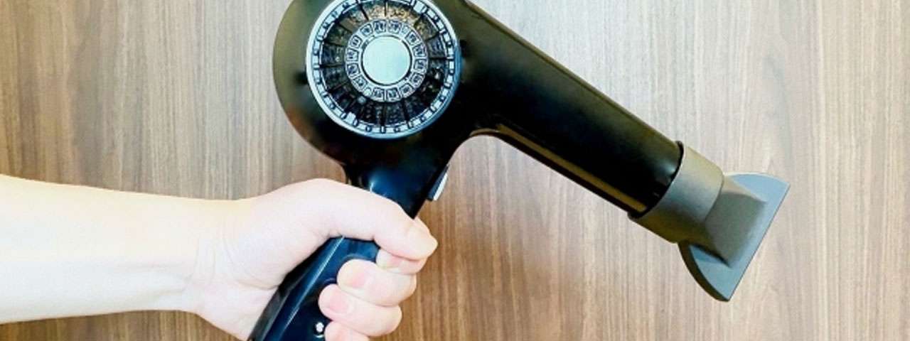 ゴアテックスとは 撥水性復活のための熱処理方法方法　方法③：ドライヤーで温風を全体に　画像