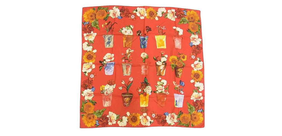 【希少】GUCCIグッチ スカーフ シルク100% 花ひまわりオレンジイタリア製 グッチ シルク100％ 花柄 ひまわり 向日葵 鉢植え フラワー