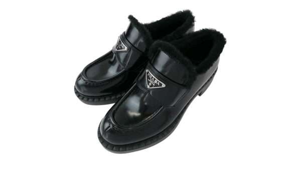 プラダ 8830 ブレッシュドレザー 三角プレート チョコレート ファー ローファー シューズ 買取実績