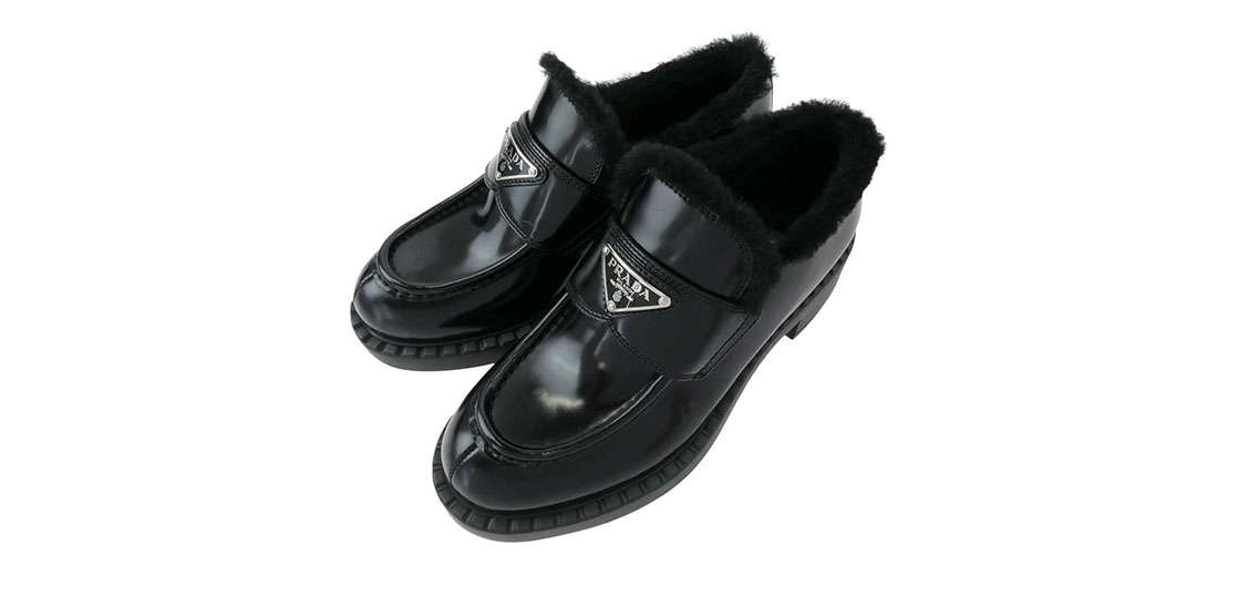 プラダ 8830 ブレッシュドレザー 三角プレート チョコレート ファー ローファー シューズ 買取実績