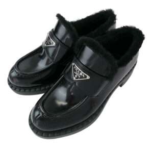 プラダ 8830 ブレッシュドレザー 三角プレート チョコレート ファー ローファー シューズ 買取実績