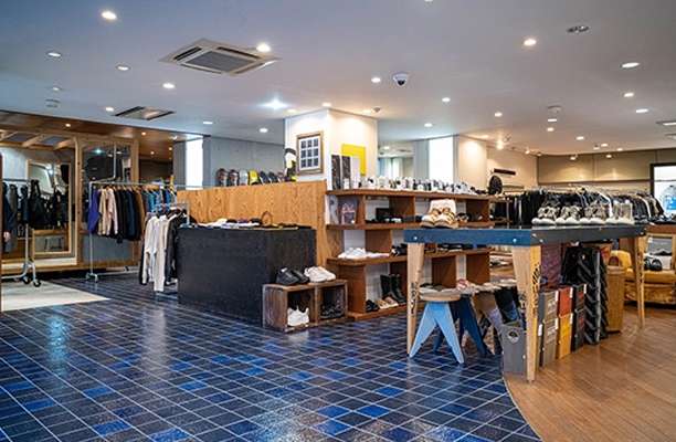 リボリューション店舗一覧　Revolution　店舗　画像