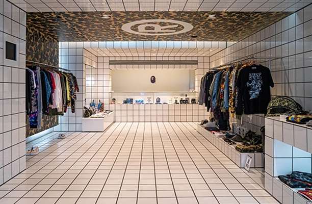 リボリューション店舗一覧　BAPE STORE　店舗　画像