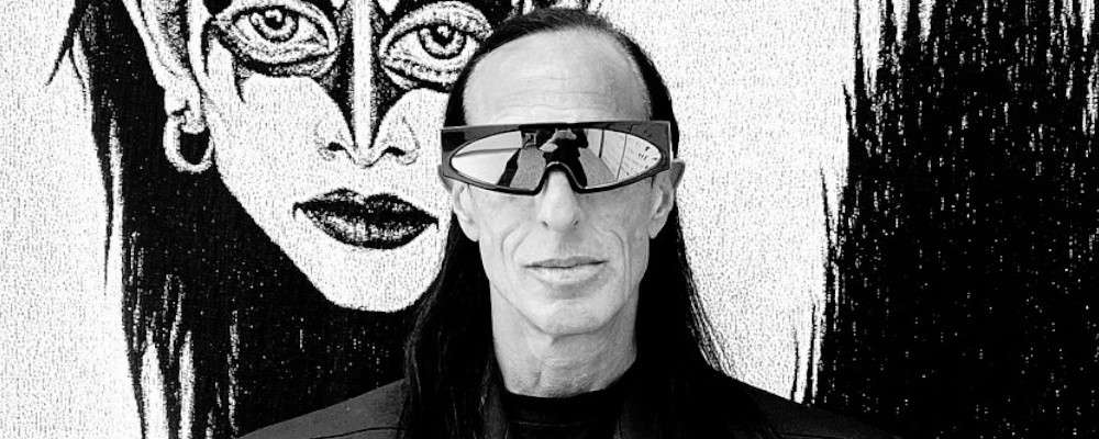 サングラスをかけたリックオウエンスの画像