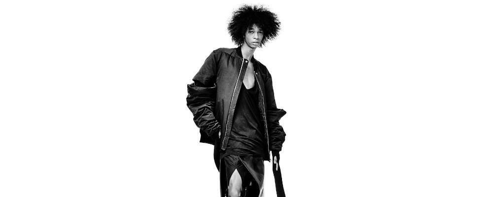 パンク衣装を着用したリックオウエンスのメンズモデル画像