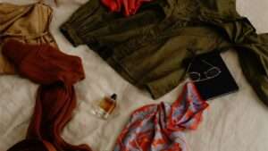 服を売る時期はいつがベスト？春夏秋冬の売り時カレンダーと高く売るコツ-thumbnail