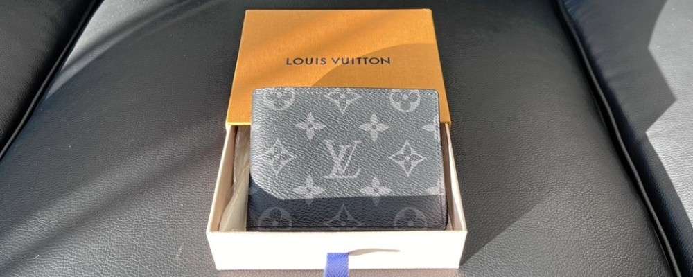 ルイヴィトンのウォレットと付属品の画像