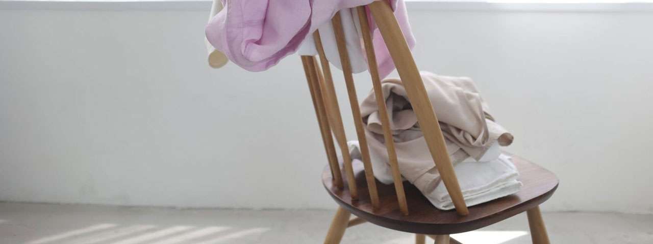 洋服に黄ばみができる原因 ③汚れたまま放置している 画像